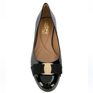 FERRAGAMO Varina Patent Calf Leather Black Ballerina Flats Classic Bow Ballet